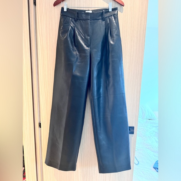 Aritzia - Wilfred high waited pleated leather pants with wide leg cut in size 4. - Picture 5 of 8